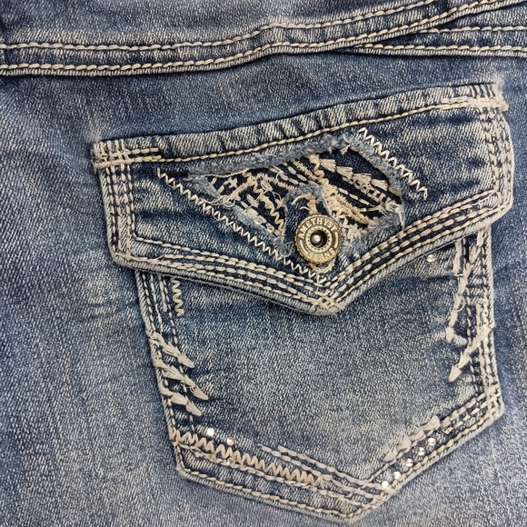 2/$30 AMETHYST JEANS Edgy Blue Denim Western Booty Shorts (#1,437) - Picture 5 of 8